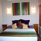 KINGSIZE BED IN MASTERBEDROOM