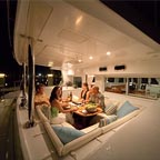 ENJOY DRINKS & CANAPES