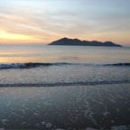 CLOSE TO BEACH