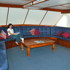 SPACIOUS LOUNGE AREA