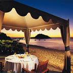 EVENING BEACHSIDE DINING