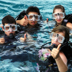 MAXIMUM 4 INTRO DIVERS TO INSTRUCTOR