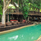 CHILL OUT ON A SUN LOUNGE