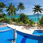 ENJOY LUNCH AT FIZROY ISLAND RESORT