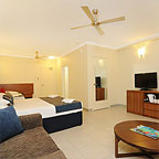 JASMINE ROOM WITH SOFA