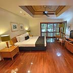 ISLAND SUITE