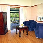 CARRINGTON SUITE