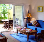 LOUNGE & PATIO
