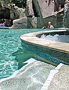 TROPICAL POOL WITH SPA
