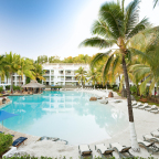 Unique lagoon swimming pool with swim-up bar - Peppers Beach Club & Spa Palm Cove