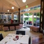 Hearty breakfasts, delicious dinners & happy hour drinks at Swish Restaurant - Rendezvous Reef Resort